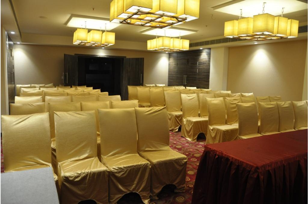 Hotel Ganpat Grand Palni Exteriér fotografie