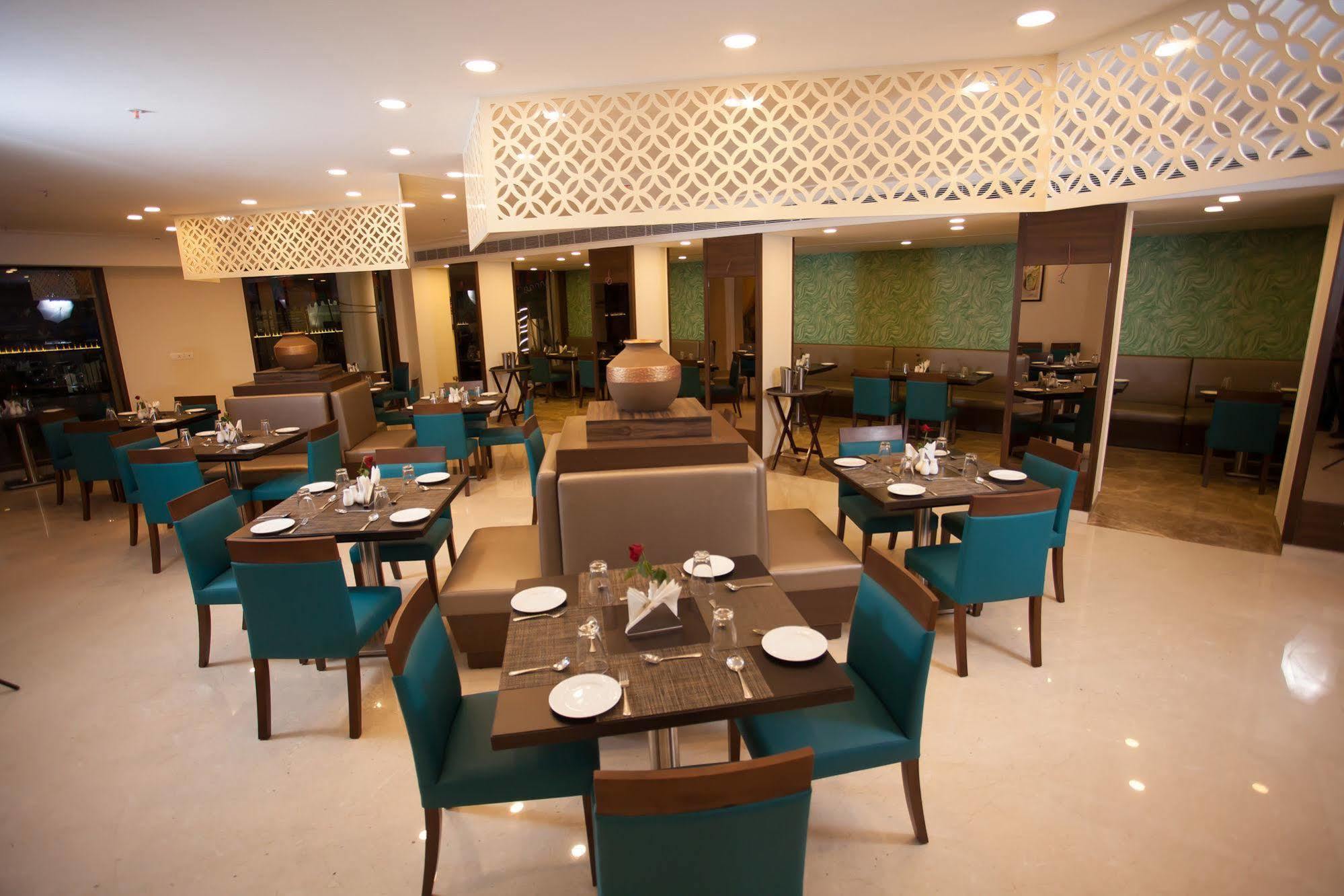 Hotel Ganpat Grand Palni Exteriér fotografie