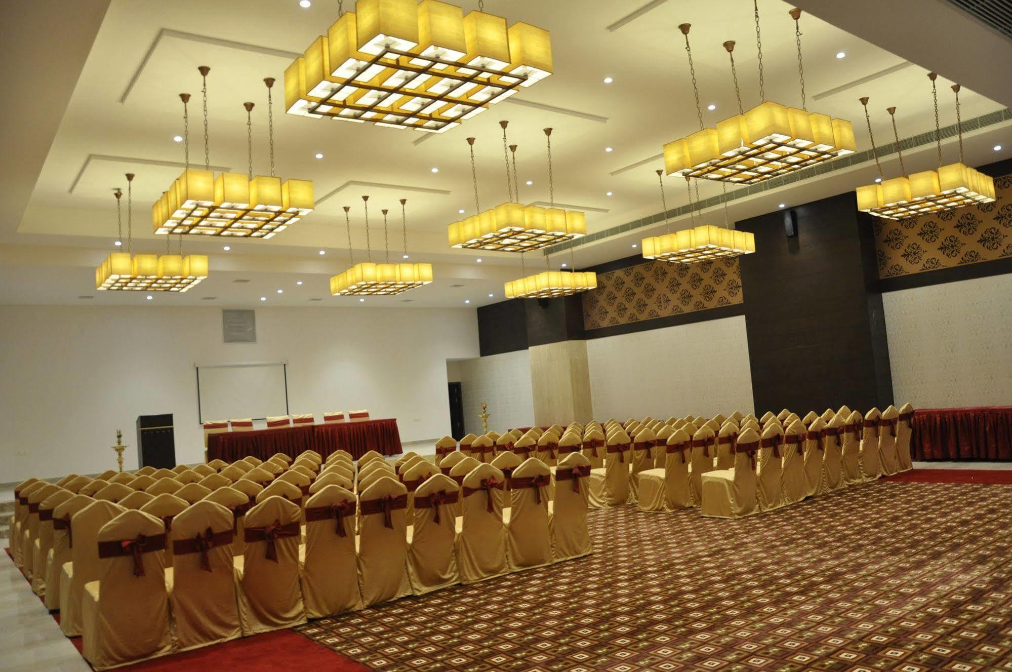 Hotel Ganpat Grand Palni Exteriér fotografie